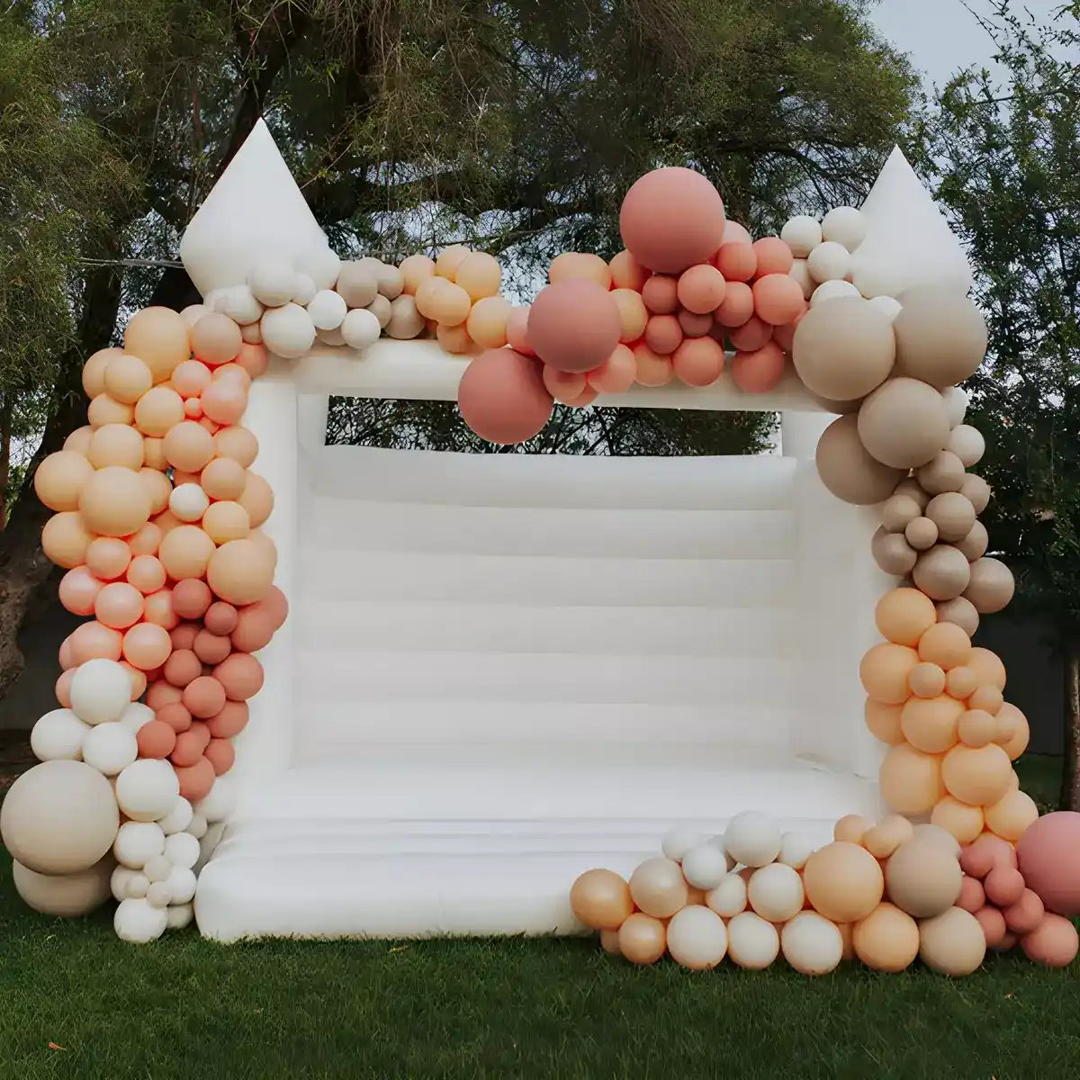 The perfect white bounce house for wedding events
